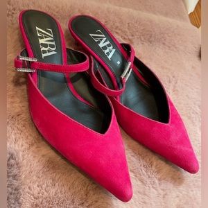 ZARA Pointed Toe Hot Pink Kitten Mules With Jeweled Buckle. Size 36/6